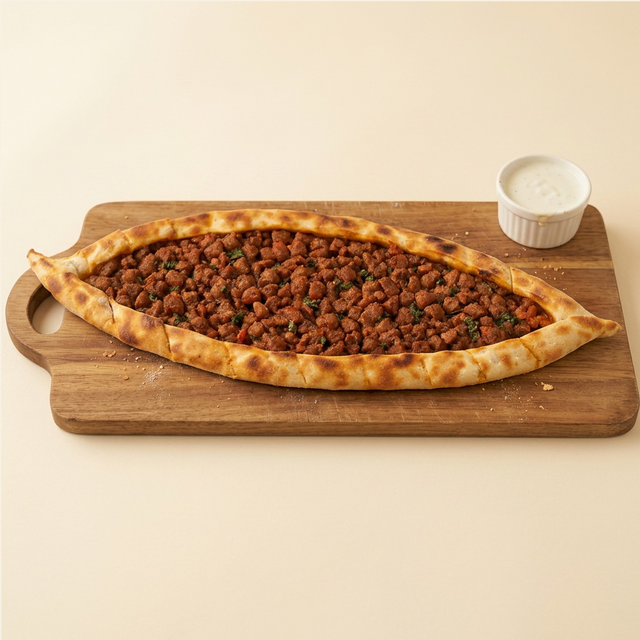 Chopped Meat Pide (Kusbasili).